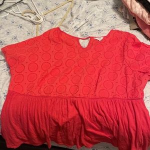 Crown & Ivy Coral Top!